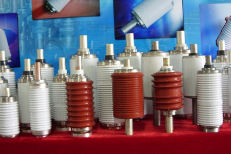 如何判斷真空斷路器中的真空滅弧室需要更換？