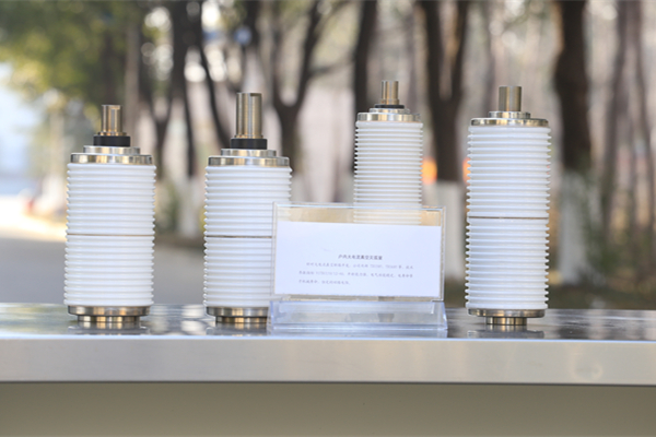 真空開關(guān)管絕緣外殼采用玻璃材料，優(yōu)勢多多！