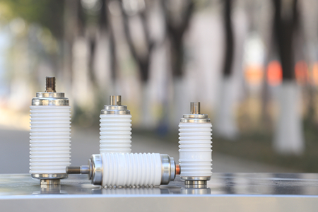 真空開關(guān)管接觸點(diǎn)選什么材質(zhì)好？一般為銅合金！